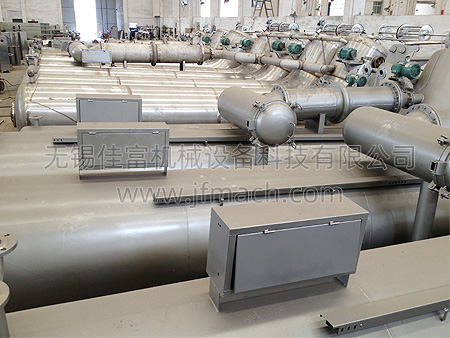 毛毛蟲(chóng)內(nèi)走布高溫高壓染色機(jī)